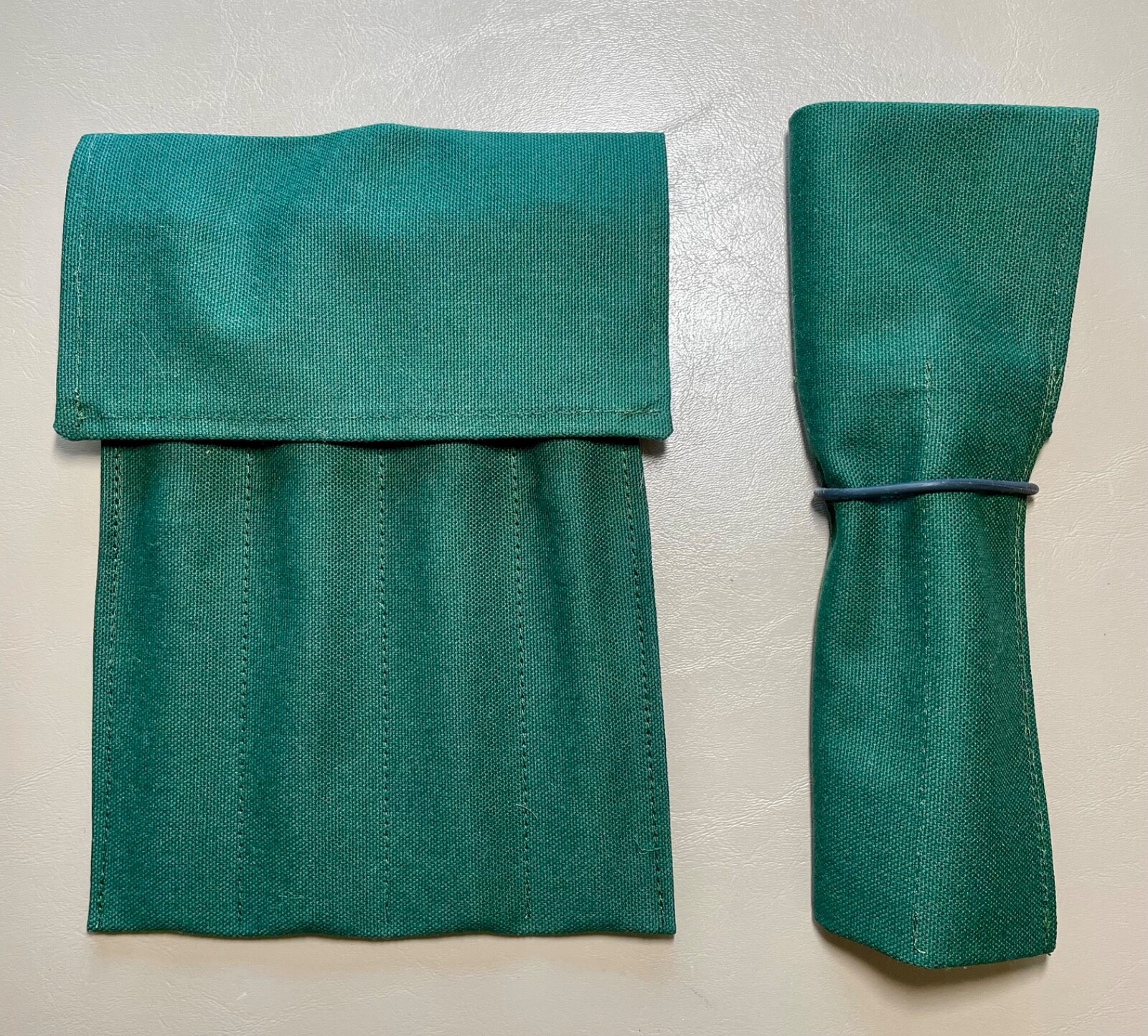 Turkey Hunting  Pot Call Striker Roll-Up, Holds 4 Strikers, Hunter Green