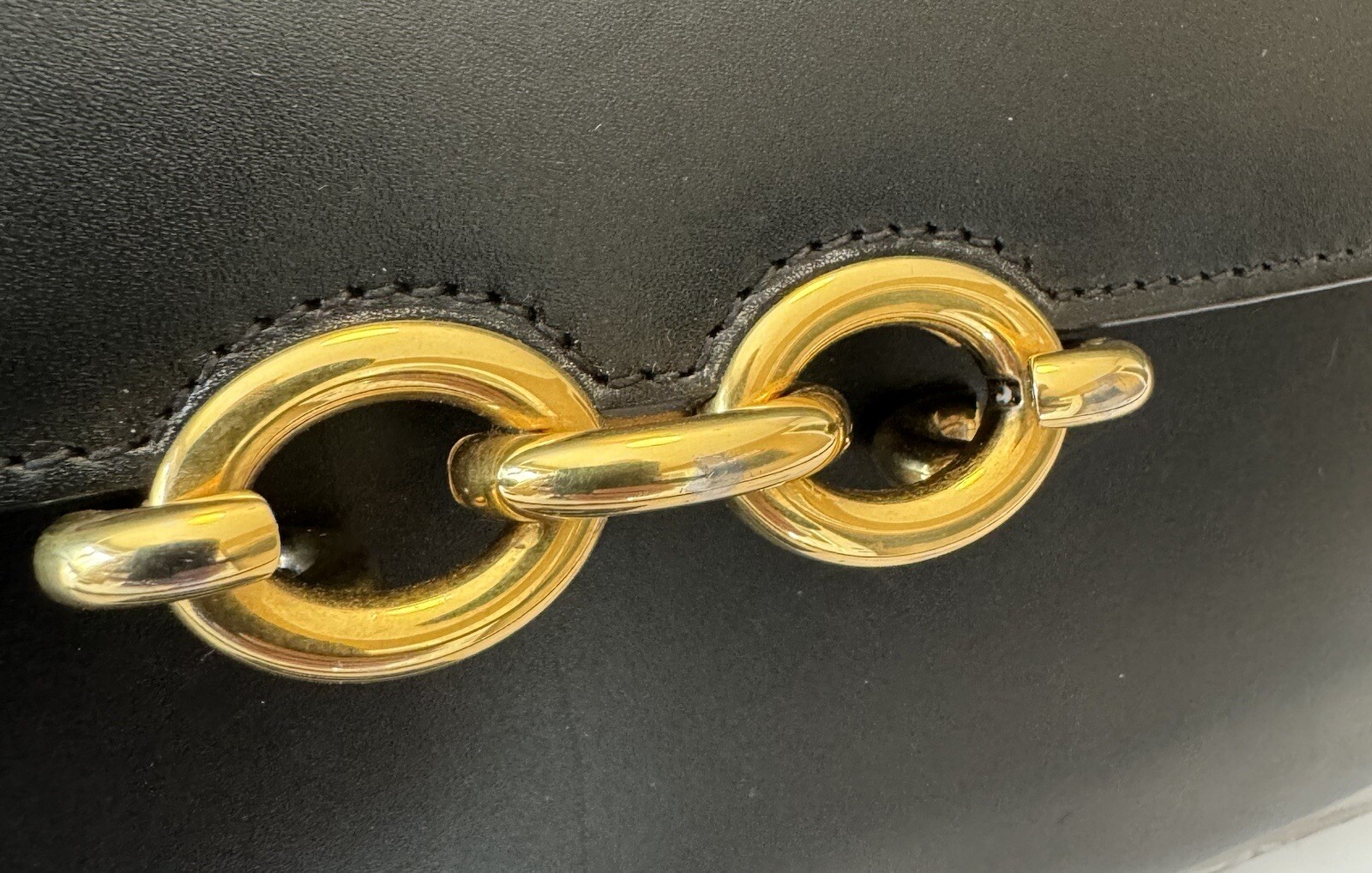 Borsa a tracolla Saint Laurent YSL Le Maillon in pelle nera $ 3100 prezzo al pubblico