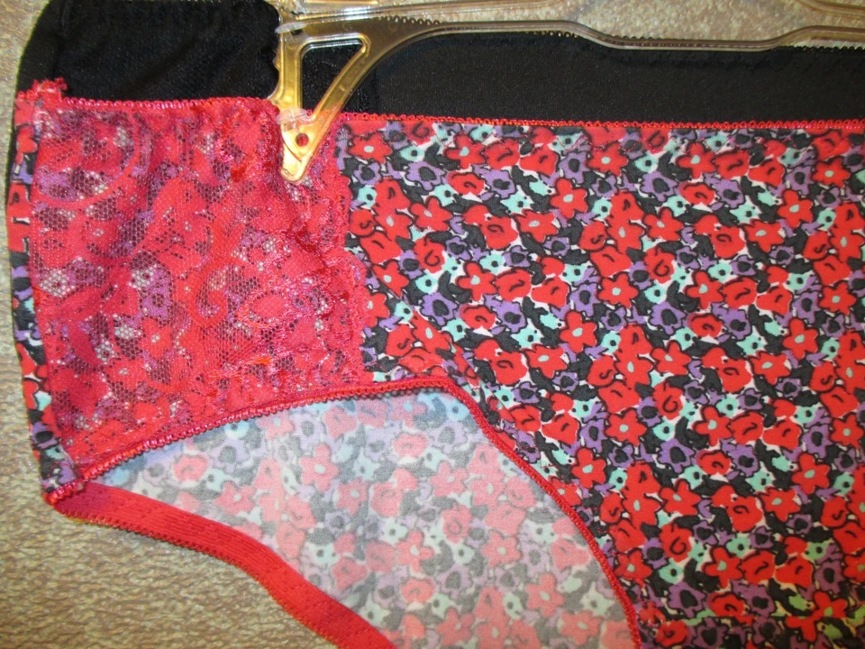 NUEVO CON ETIQUETAS Jezabel 2 Pares Floral y Negro Encaje Ribete Hipster Bragas J5241S Medianas A9 Foto 2 de 3