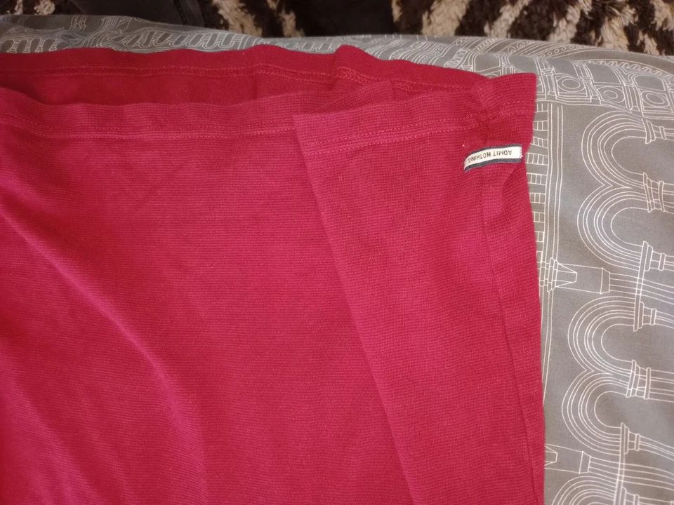 Weekend Offender Hombre Peso Pesado Camiseta XL Rojo Oscuro Bordado Logo Cuello Redondo Foto 4 de 4