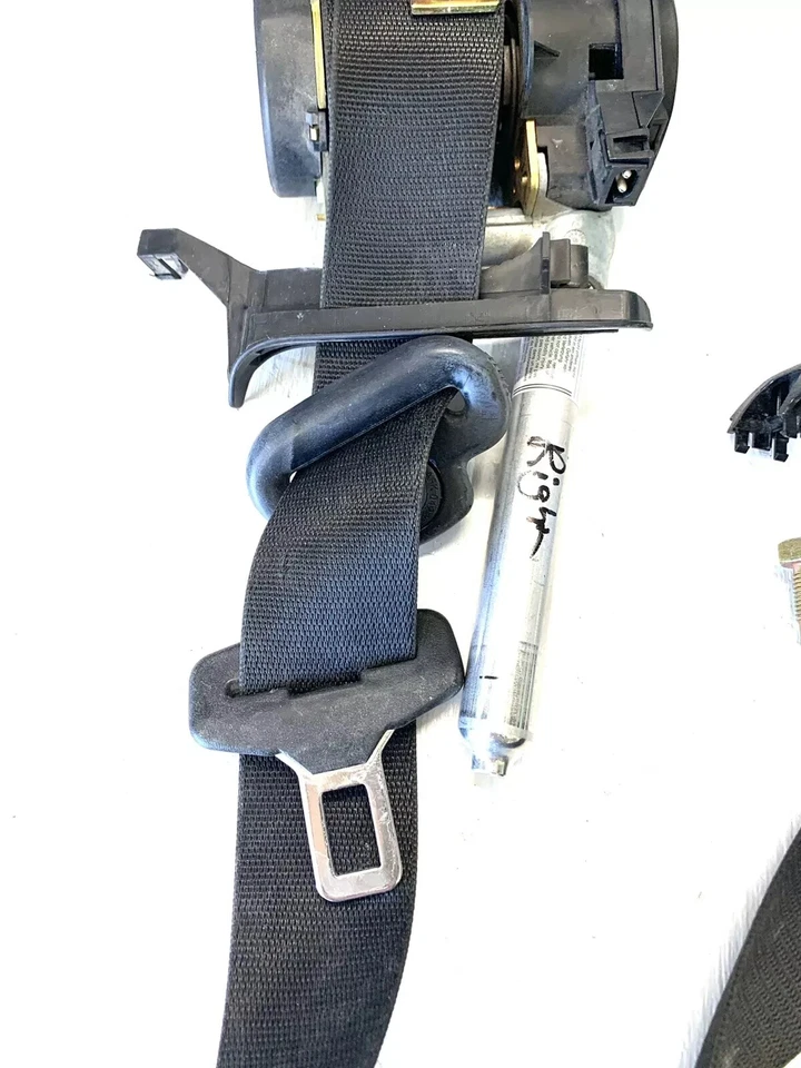 Retractor cinturón seguridad delantero derecho mercedes 1998-2002 w208 clk30 clk430 rh Foto 3 de 4
