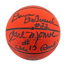 New York Knicks Collecting and Fan Guide 71