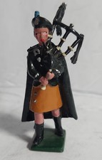 BLENHEIM MILITARY MODELS IRISH BLACK GUARDS PIPER MARCHING TOY SOLDIER 54MM EXC 