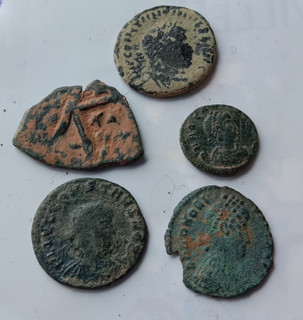 LOT 5 Pièces GRECQUES / ROMAINES Intéressante À Identifier En Bronze GR . 9 87