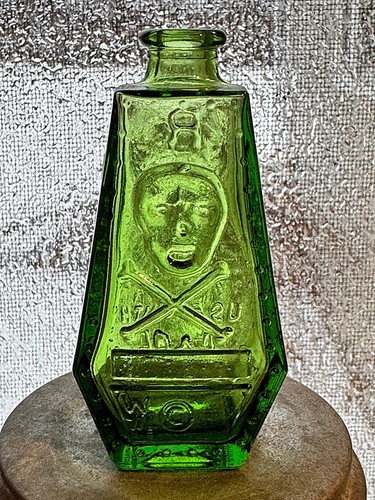 Vintage 1971 Green Wheaton Glass Poison Coffin Bottle RIP
