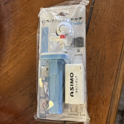 #ad JDM HONDA ASIMO Tablet Toy Catch Figure Vintage PEZ Dispenser $24.50