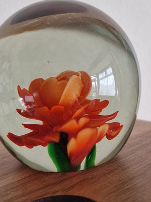 Briefbeschwerer Vintage Orange Blume