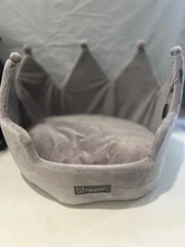 Nandog Pet Gear Gray  Crown Faux Fur Pet Bed NWT For Small Dog or Cat