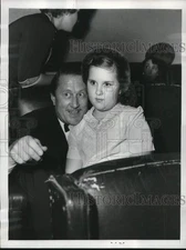 1953 Press Photo Allyn Joslyn & daughter Linda at "The Jazz Singer" showing, CA