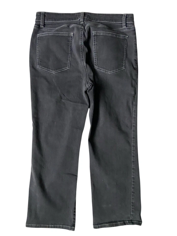 Pantalones de mezclilla elásticos recortados Eileen Fisher talla 8 negros pierna recta silenciosos de lujo Foto 2 de 4