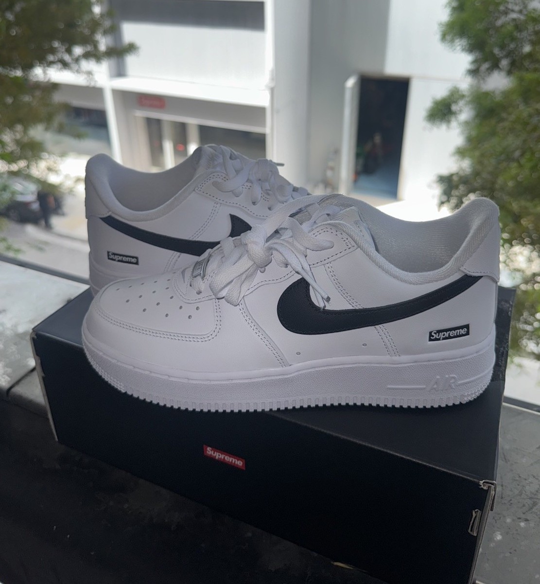 Men's Size 11 Supreme Nike Air Force 1 Low AF1 White Black CU9225
