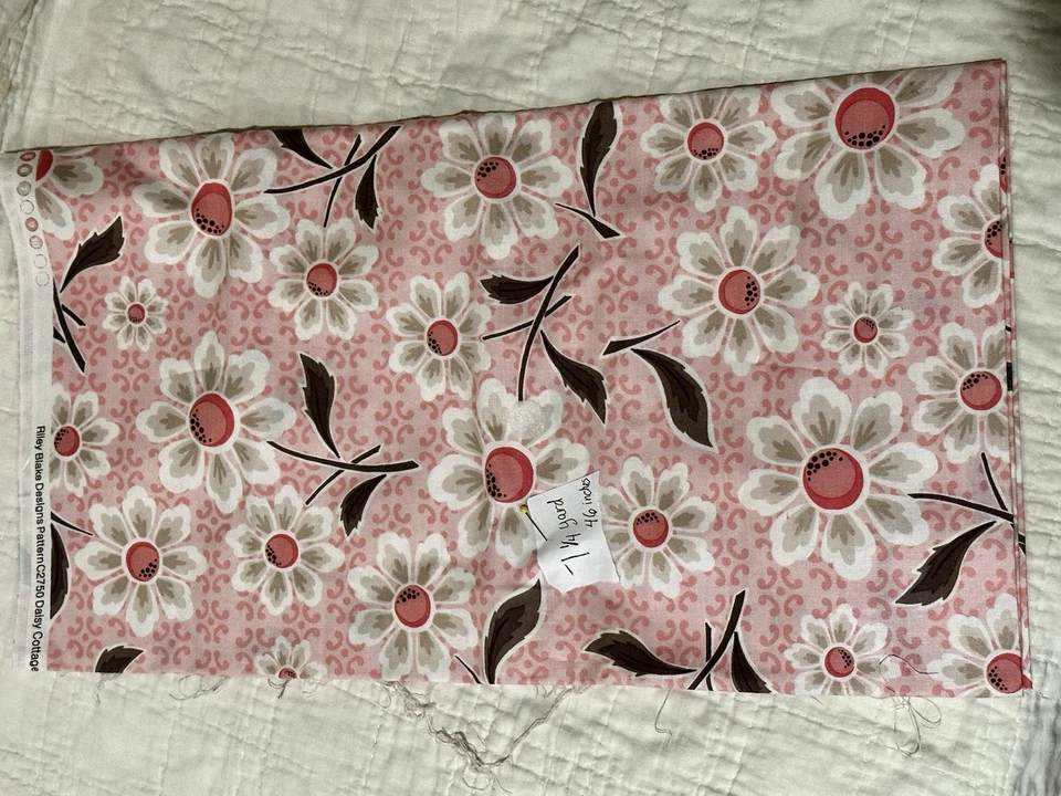 Lori Holt Bee in my Bonnet Fabric Riley Blake designs Pink DAISY 1 yard +9in - Image 2 of 4