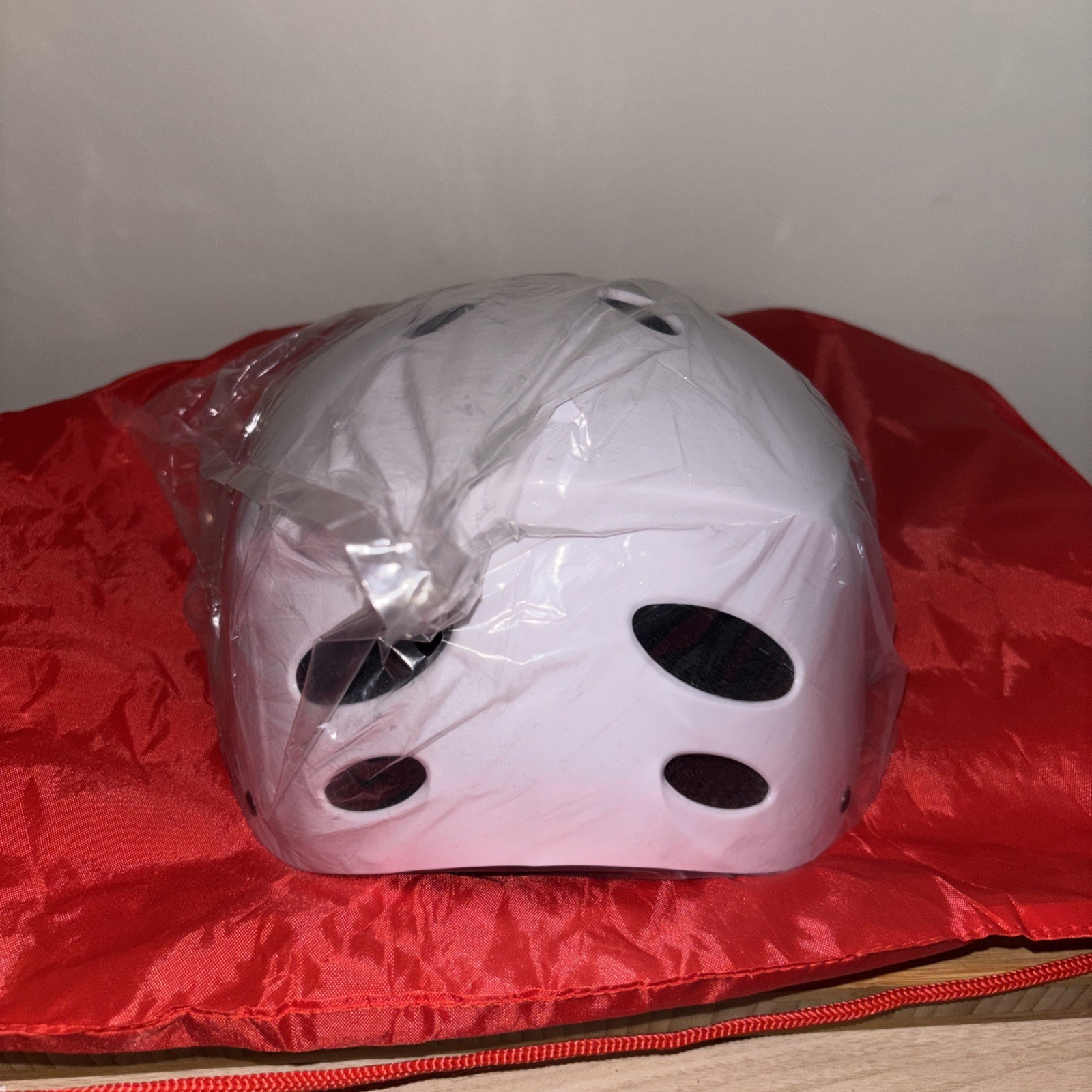 Kids White Skateboarding Helmet Size S 53-56cm
