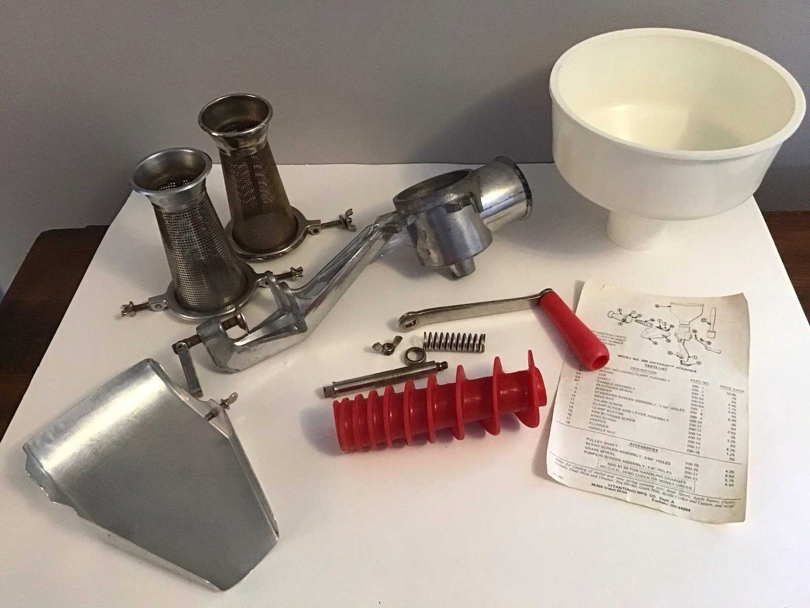 Victorio Vegetable & Fruit Strainer No. 200 Complete