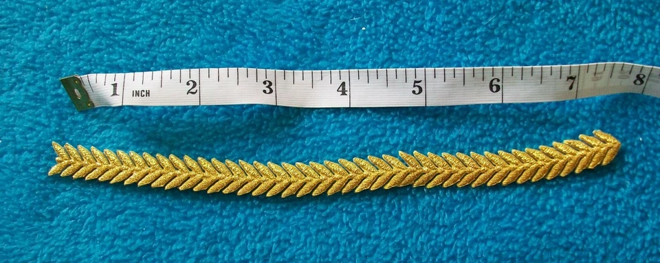 Embroidered Iron-on/Sew-on trim - 2 different pieces - gold-coloured thread - Image 4 of 4