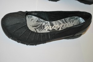 skechers leather synthetic upper