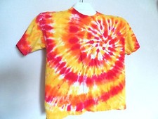 Gildan Kids' Unisex Red/Yellow/Orange Tie Dye T-Shirt, Size: M