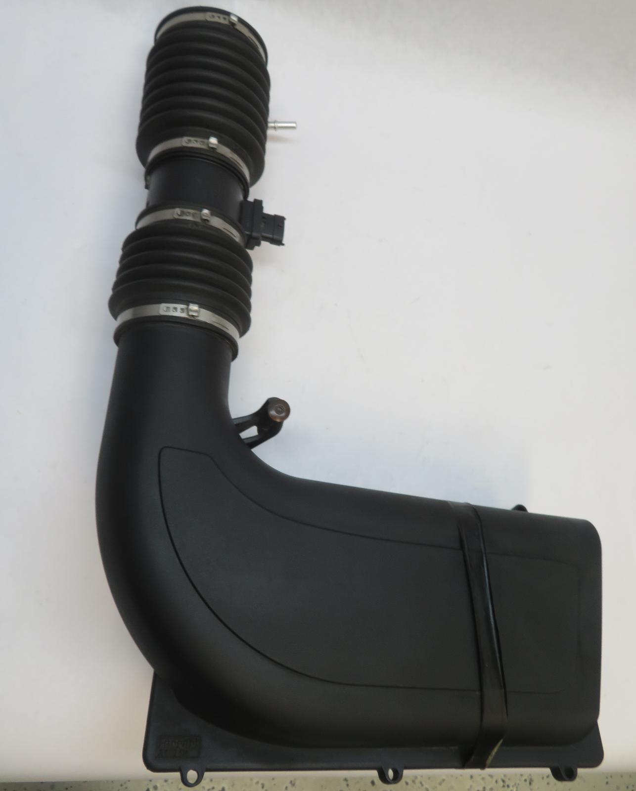 2010 FERRARI CALIFORNIA LEFT AIR INTAKE CLEANER BOX COVER PIPE SENSOR OEM