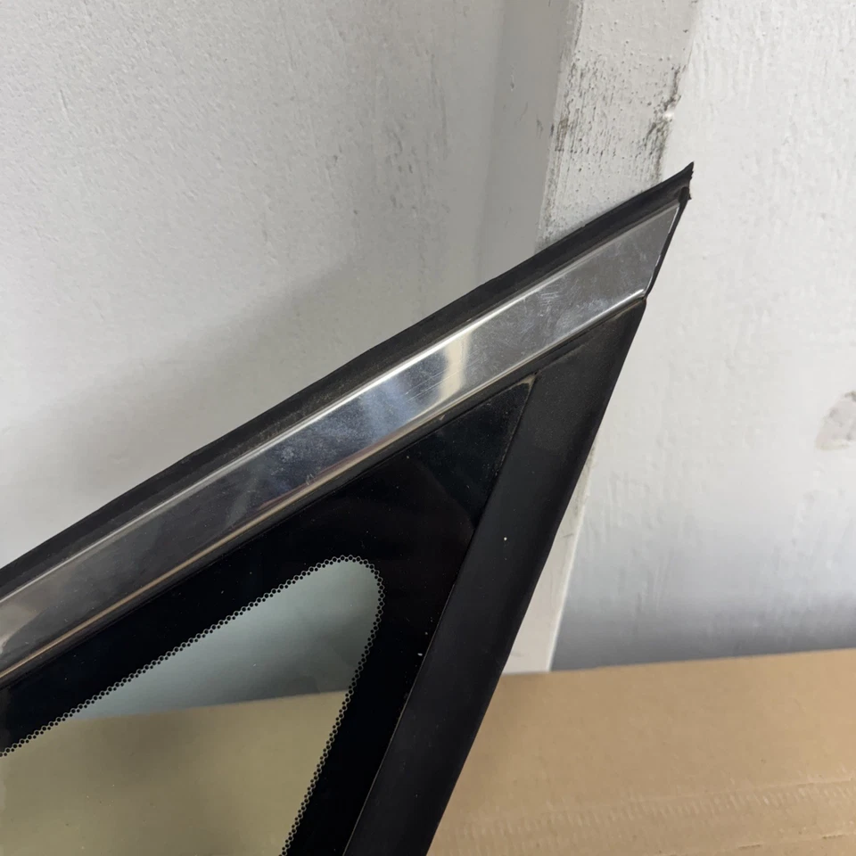 11-17 Honda Odyssey Front Left Windshield Pillar Glass OEM CM - Image 2 of 4