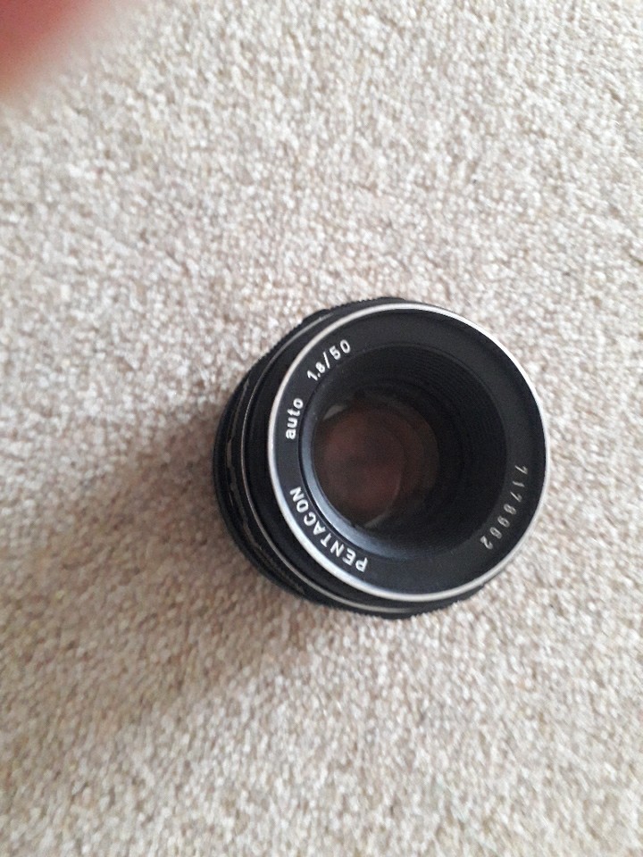 Pentax M42 Fit Pentacon Auto 50mm F1.8 Prime Standard  Lens - Adapts to Digital
