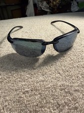 Revo 4023 801/9W Unisex Polarized Sport Sunglasses - Black. Scratched Lenses