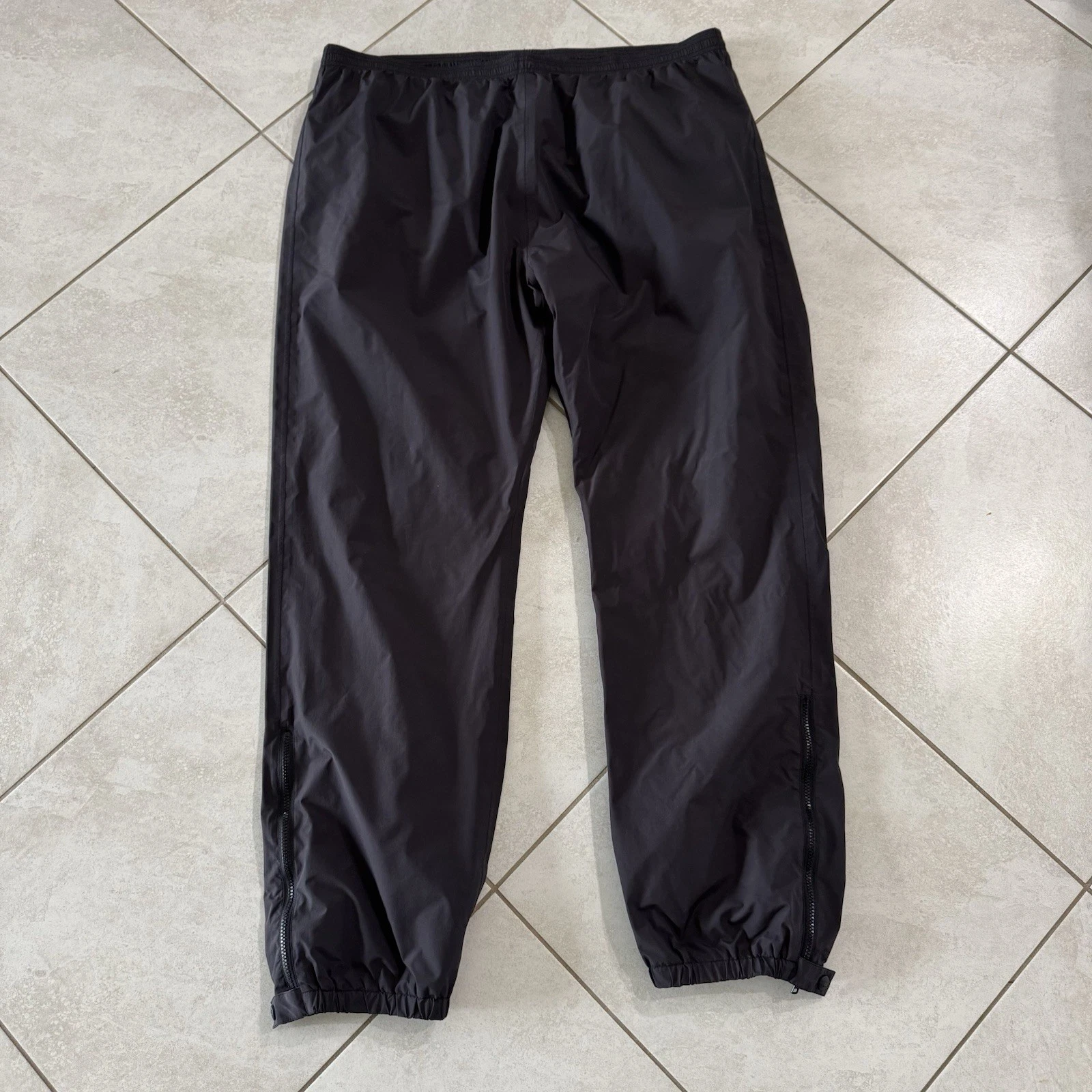 LL Bean Pants Mens 2XLT Black Stowaway Rain Lightweight Windbreaker Outdoor
Opens in a new window or
