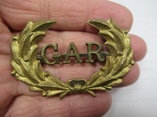 Old GAR Grand Army of the Republic Hat Badge Nice BIN Price! READ!