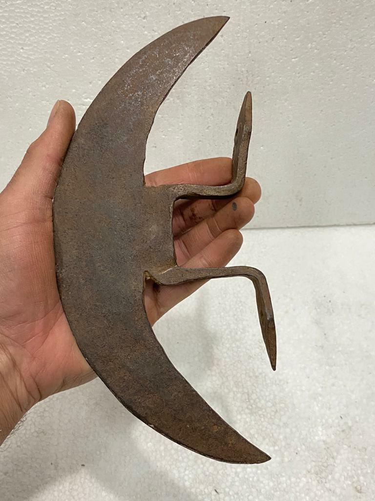 Tête De Hache Ancienne En Fer Forgé à La Main - Forme Demi-lune - Vintage Rustique