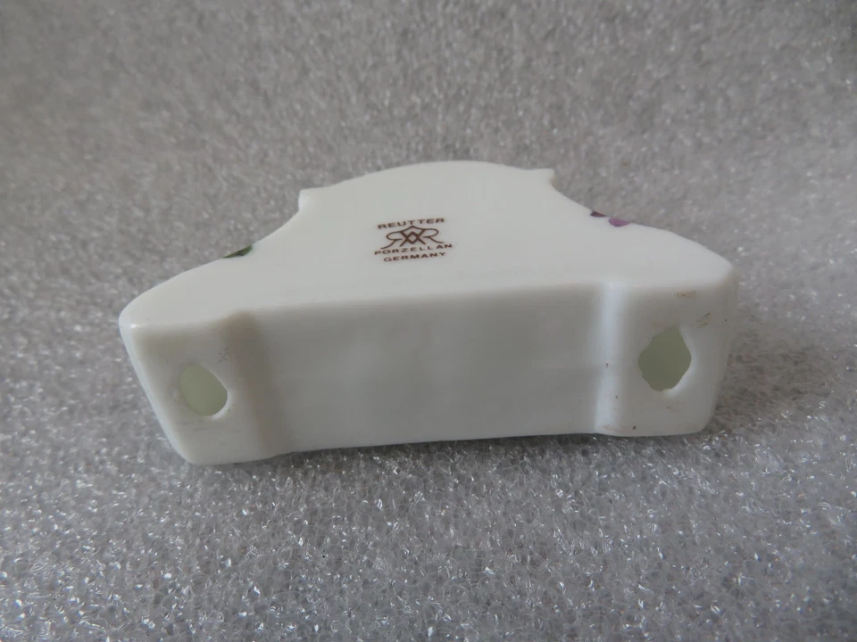 DOLLHOUSE MANTLE CLOCK- PORCELAIN/ FLORAL - Image 4 of 4