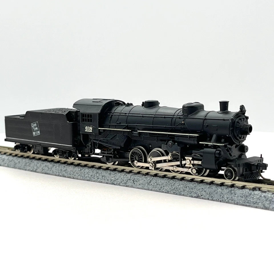 Atlas N Scale Grand Trunk Western 2-8-2 Heavy Mikado Steam Locomotive Std DC - Image 2 of 4