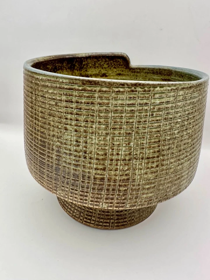 Japanese Shino Ware Pottery Pedestal Bowl | Signed 志野 | Mid-Century Studio Potte - Image 3 of 4