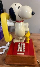 Vintage 1976 The Snoopy and Woodstock Phone - Head Turning Push Button Telephone