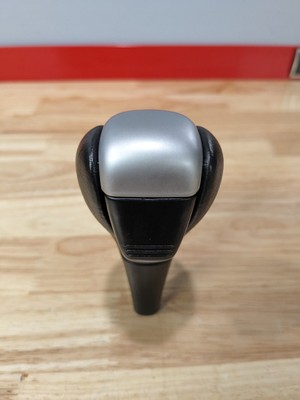 NEW OEM Auto Trans Gear Shift Knob 467112J100WK for Kia Borrego 2009 NEW OEM Auto Trans Gear Shift Knob 467112J100WK for Kia Borrego 2009