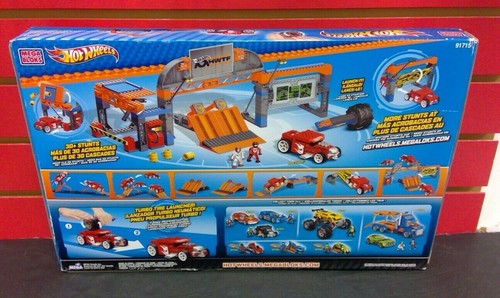 Mega Bloks Hot Wheels Super Stunt Test Facility #91715 New MIB - Picture 3 of 3