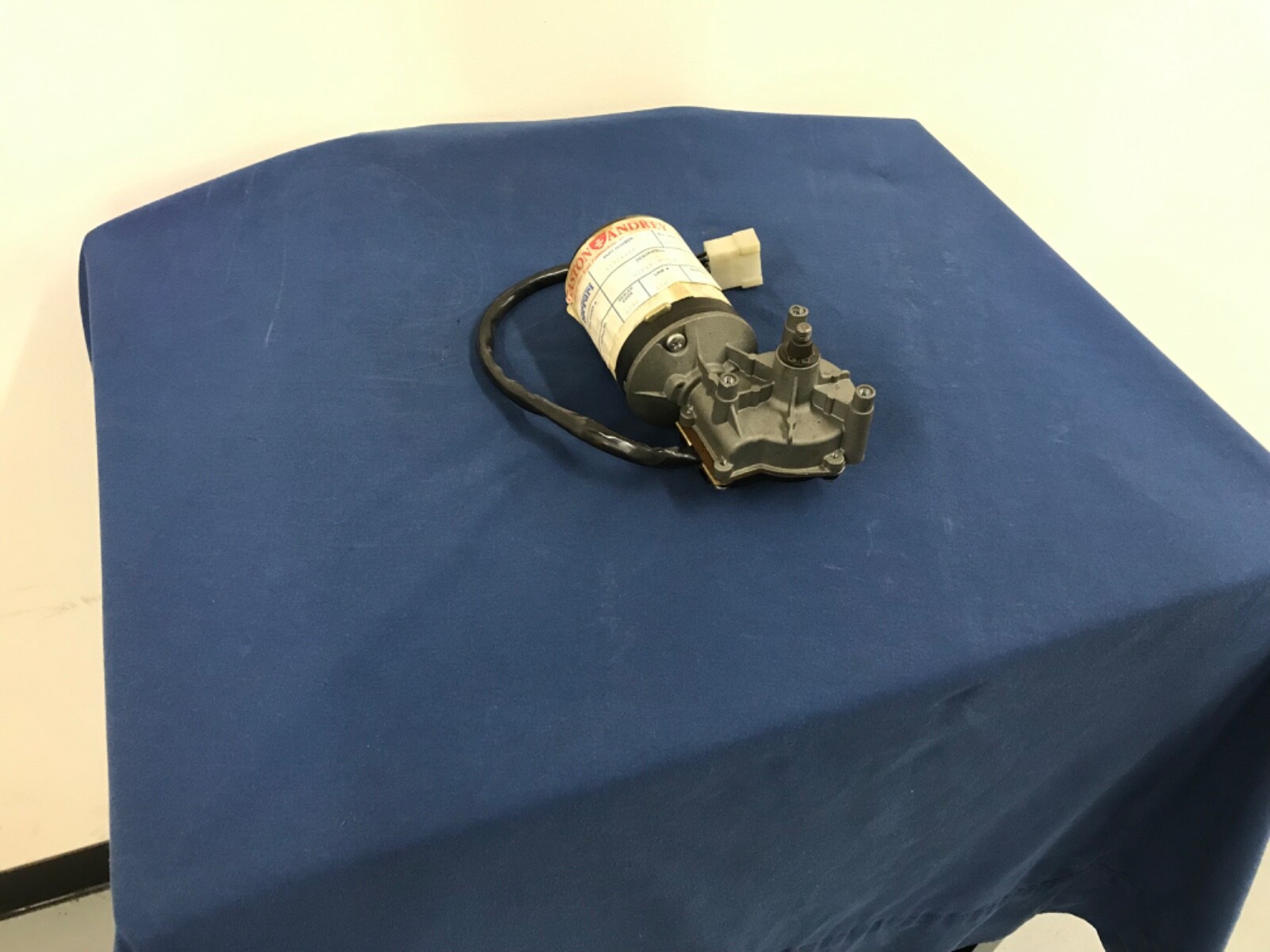 ferrari 308 windshield wiper motor part 61725400