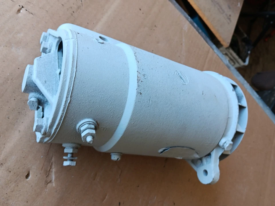 Chevy Special Deluxe 1940 6 voltios generador original Foto 4 de 4