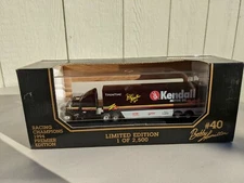 1994 Racing Champions 1/87 Transporter #40 Bobby Hamilton Kendall Motor Oil 