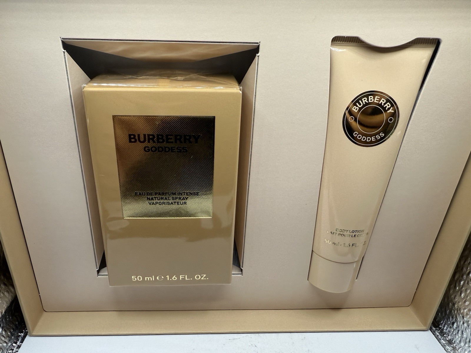 Burberry Goddess EDP Intense 1.6 Oz Perfume Gift Set-image