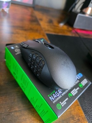 Razer Naga V2 HyperSpeed Kabellose Gaming-Maus