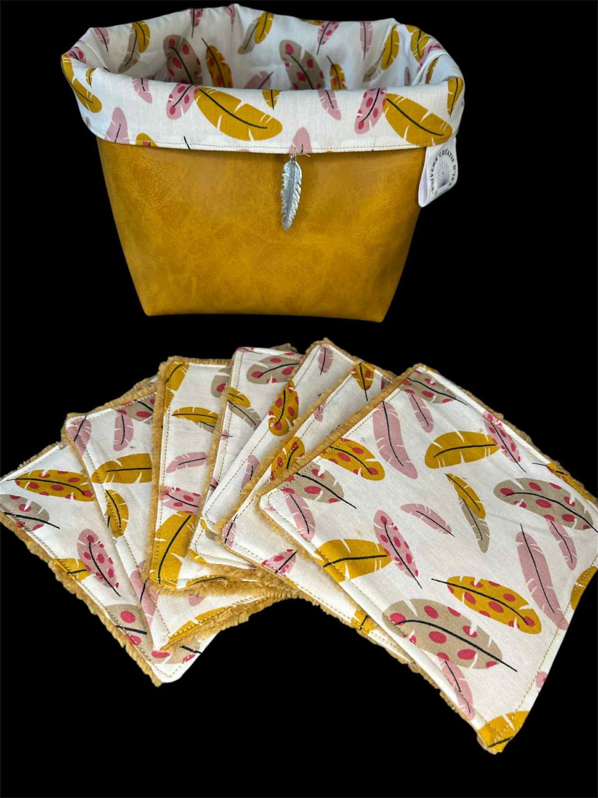Panier similicuir et lingettes coton bambou pour une salle de bain zéro déchet