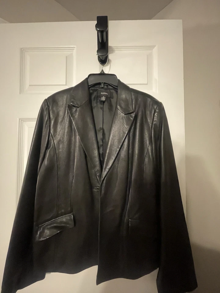 I.N.C. International Concepts Black Leather Jacket. Womens Size XL - Image 4 of 4