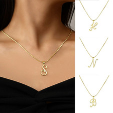 Collana con ciondolo lettera in rame con zirconi scintillanti e catena serpente