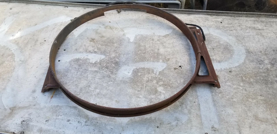 1953 Pontiac Chieftain Fan Shroud.  (For Straight 8) Used Ad# 9246 - Imagem 3 de 4