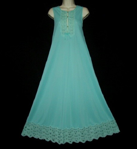 VTG LAVISH LACE AQUAMARINE SILKY SOFT COMFY FEM FREE FLOW WIDE SWEEP NIGHTGOWN M - Bild 1 von 9