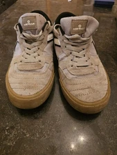 Airwalk Magrip-J Skate Shoes Gray/White Gum Size 7.