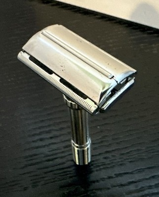 Vintage Gillette Slim Adjustable Safety Razor/1962 H1