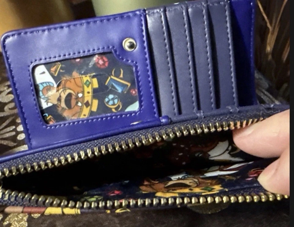 Cartera Loungefly Robin Hood adivinos [EXCLUSIVA] Foto 4 de 4