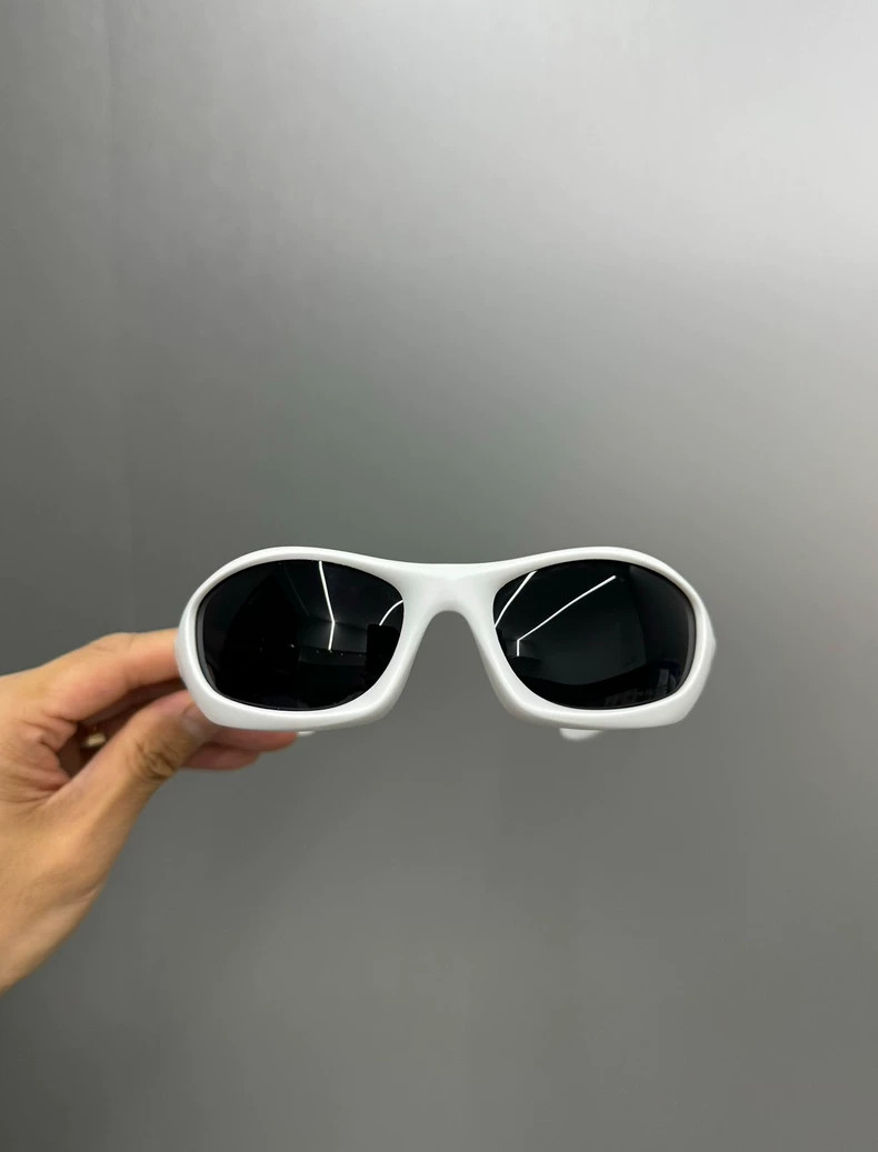 Oakley 00s Monster Dog Vintage Sunglasses White Frame Black Lenses