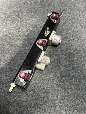 NOS OEM Mercury 3.0l DFI 200 225 Fuel Rail 884429A4 (port) 884429-1 8M6002988