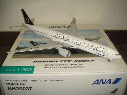 Hogan 200 ANA All Nippon Airways NH B777-300ER "Star Alliance color" 1:200 Resin - Picture 1 of 1